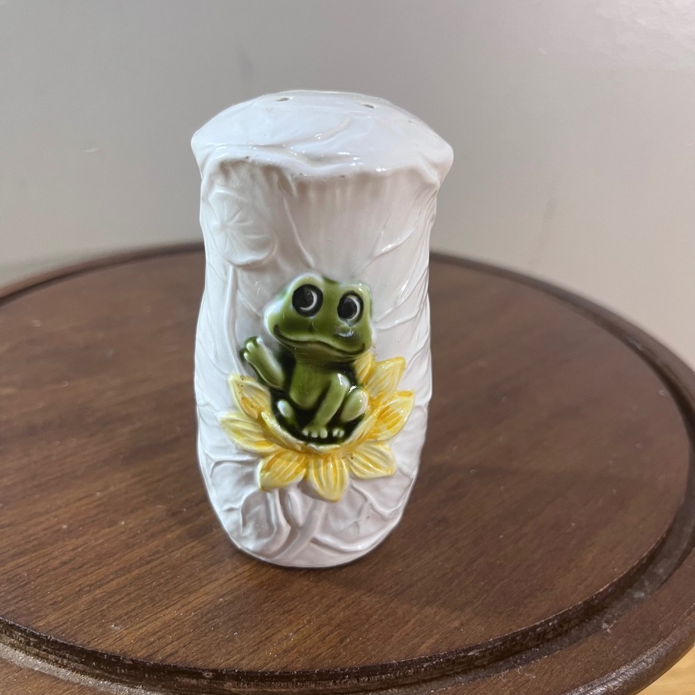 Vtg Neil the Frog on Flower Cabbage Leaf Shaker White Green Japan Replacement